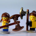 Legos attaquants avec haches